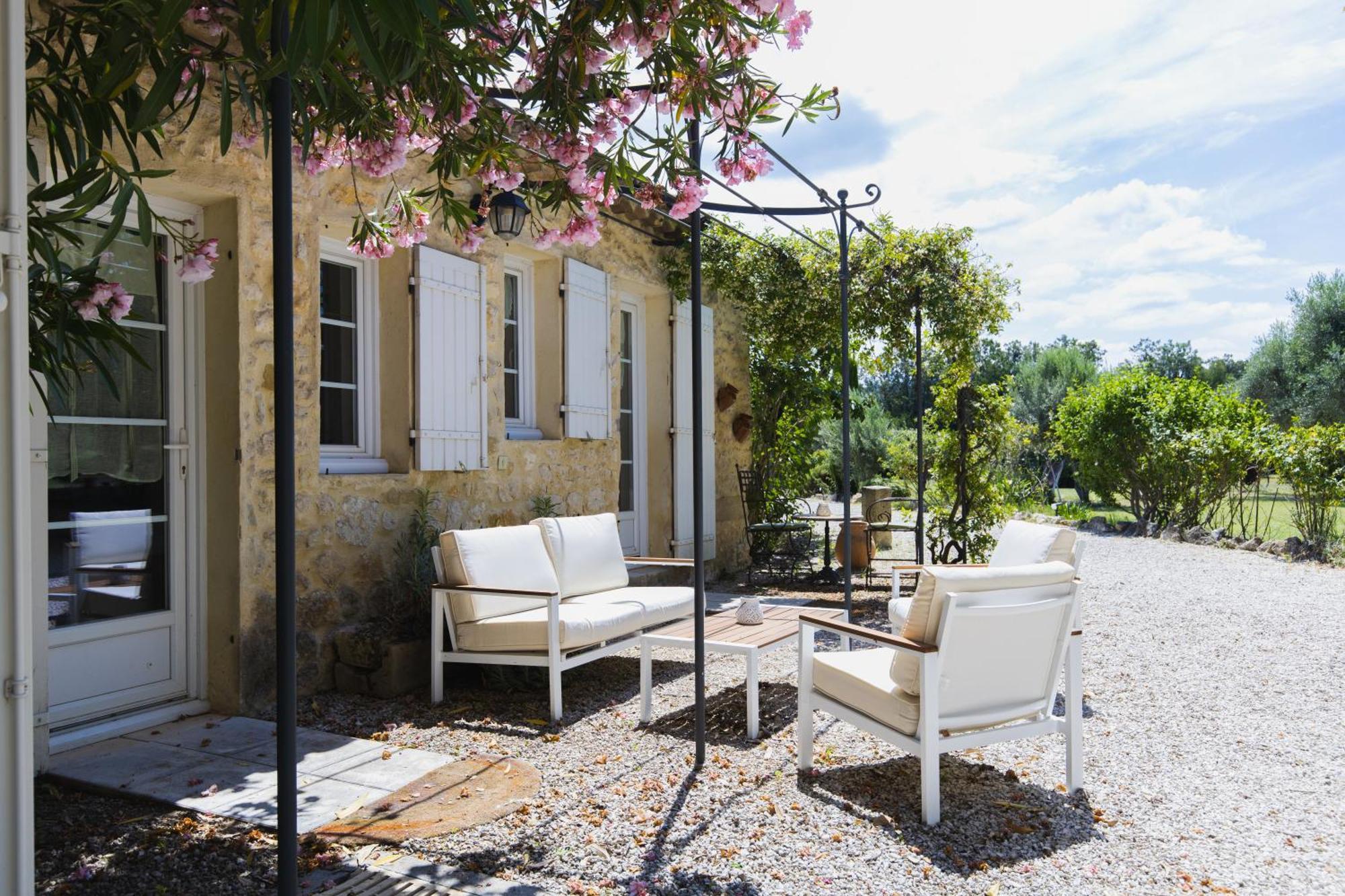 Gite Petit Luberon Chez Manon En Luberon - Vacation Rental In Guest House Lagnes Екстериор снимка